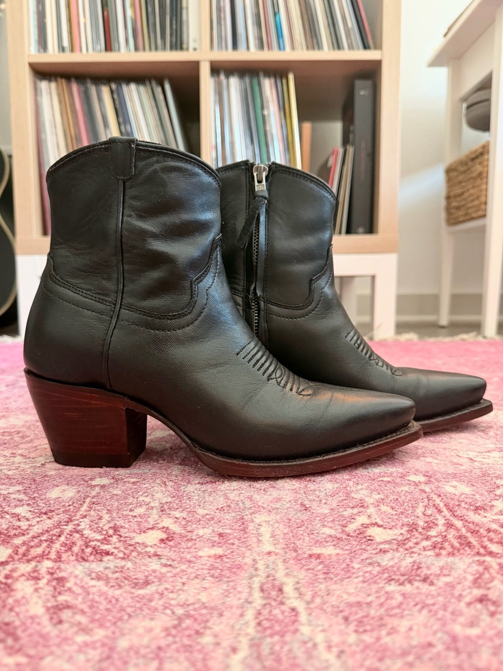 Tecovas the Daisy- Midnight Calf / 6.5